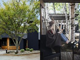 Tälta Lodge, A Bluebird by Lark