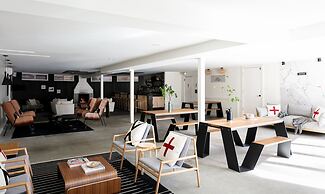 Tälta Lodge, A Bluebird by Lark