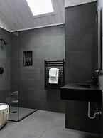 Tälta Lodge, A Bluebird by Lark