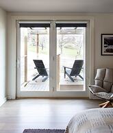 Tälta Lodge, A Bluebird by Lark