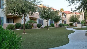 Luxury Paradise Valley Condo, Complete Remodel!