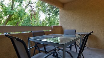 Luxury Paradise Valley Condo, Complete Remodel!