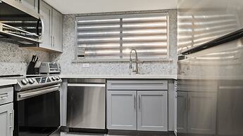 Luxury Paradise Valley Condo, Complete Remodel!