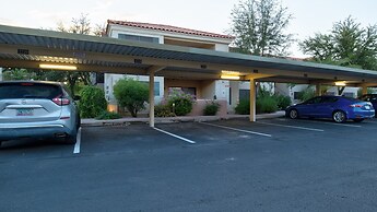 Luxury Paradise Valley Condo, Complete Remodel!