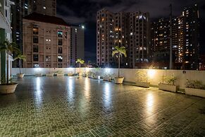 Gilmore Tower Suites By SMS Hospitality