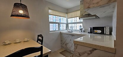 Gilmore Tower Suites By SMS Hospitality