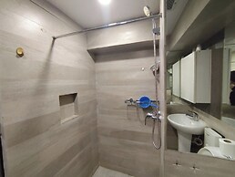 Gilmore Tower Suites By SMS Hospitality