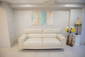 Gilmore Tower Suites By SMS Hospitality