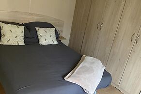 Caravan - Sleeps 6 - Parking, Pool, Facilities