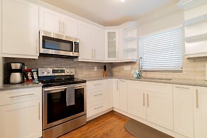 Northwood Harbor Home 3 Bed/ 3 Baths, Beach, Shops & Restaurants