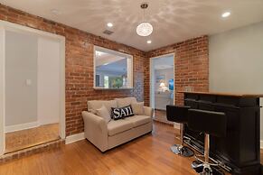 Northwood Harbor Home 3 Bed/ 3 Baths, Beach, Shops & Restaurants