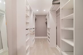 Northwood Harbor Home 3 Bed/ 3 Baths, Beach, Shops & Restaurants