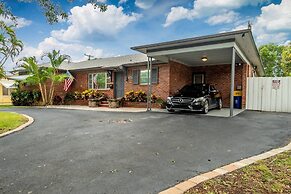 Northwood Harbor Home 3 Bed/ 3 Baths, Beach, Shops & Restaurants