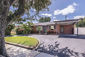 Northwood Harbor Home 3 Bed/ 3 Baths, Beach, Shops & Restaurants