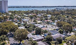 Northwood Harbor Home 3 Bed/ 3 Baths, Beach, Shops & Restaurants