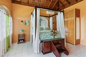 YanceyLargo- 4BR Villa Jacuzzi & Mountain Views by RedAwning
