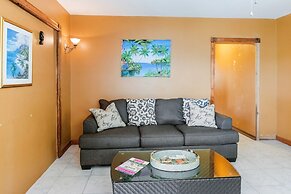 YanceyLargoEstate 2BR Villa w/Mountain Views by RedAwning