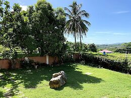 YanceyLargo-6BR Two-Story Estate w/Mountain Views by RedAwning