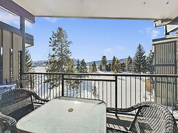 A304 Lake Cliffe 2 Bedroom Condo by RedAwning