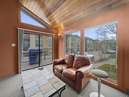 A304 Lake Cliffe 2 Bedroom Condo by RedAwning