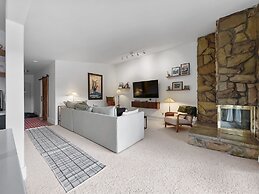 A304 Lake Cliffe 2 Bedroom Condo by RedAwning