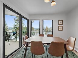 A304 Lake Cliffe 2 Bedroom Condo by RedAwning