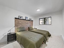 A304 Lake Cliffe 2 Bedroom Condo by RedAwning