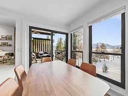 A304 Lake Cliffe 2 Bedroom Condo by RedAwning