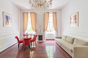 Music Academy Suite Café Vian Apartman Kft