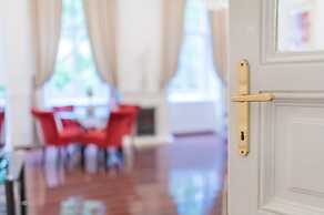 Music Academy Suite Café Vian Apartman Kft