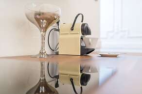 Music Academy Suite Café Vian Apartman Kft