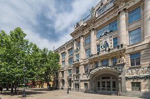 Music Academy Suite Café Vian Apartman Kft