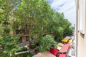 Music Academy Suite Café Vian Apartman Kft