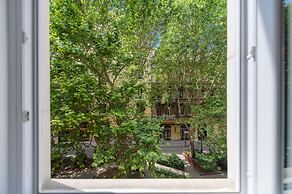 Music Academy Suite Café Vian Apartman Kft