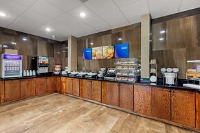 Comfort Suites West Monroe near Ike Hamilton Expo Center