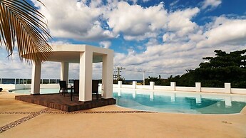 Spacious oceanfront loft # A1