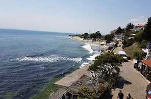 1-bed Modern Sea View Apartment in Aparthotel