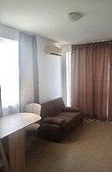1-bed Modern Sea View Apartment in Aparthotel