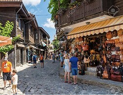 1-bed Modern Sea View Apartment in Aparthotel