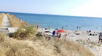 1-bed Modern Sea View Apartment in Aparthotel