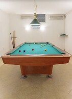 1-bed Modern Sea View Apartment in Aparthotel