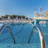 1-bed Modern Sea View Apartment in Aparthotel