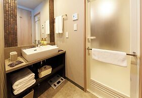 MONday Apart Premium Ueno