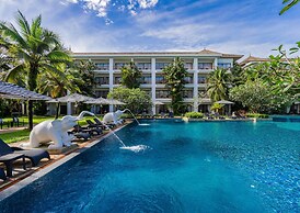 Naithonburi Beach Resort