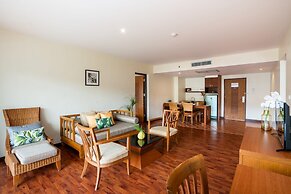 Naithonburi Beach Resort