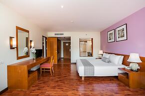 Naithonburi Beach Resort