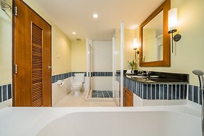 Naithonburi Beach Resort