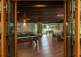 Naithonburi Beach Resort