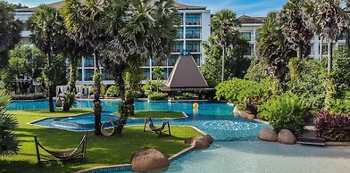 Naithonburi Beach Resort