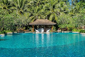 Naithonburi Beach Resort